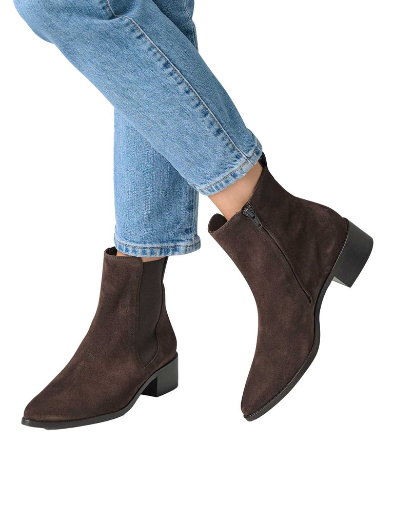 Stiefelette, Veloursleder, spitze Vorderkappe, braun, Ansicht Paar