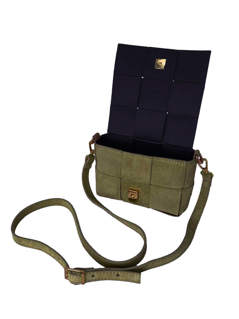 Handtasche klein, geflochten, oliv, Ansicht offen