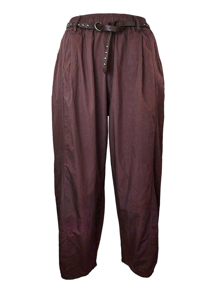 Hose mit Gürtel burgund, Ansicht vorn