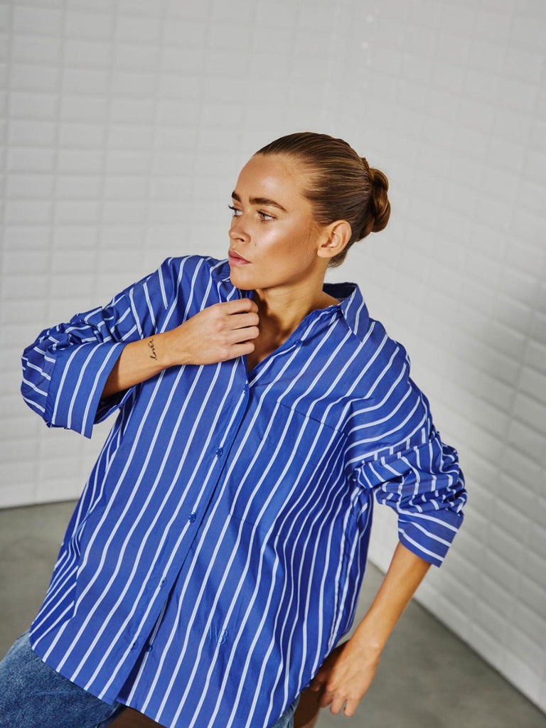 Bluse Nolan Stripe magic blue, Trage-Ansicht vorn