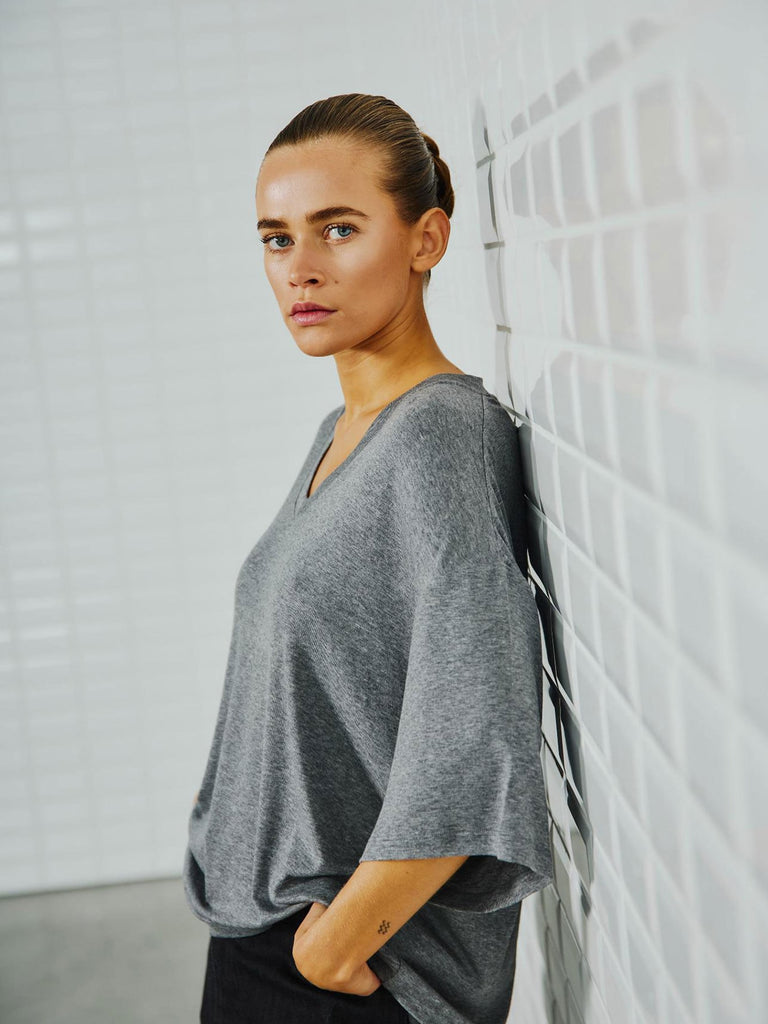T-Shirt Josefine dark grey melange, Ansicht seitlich