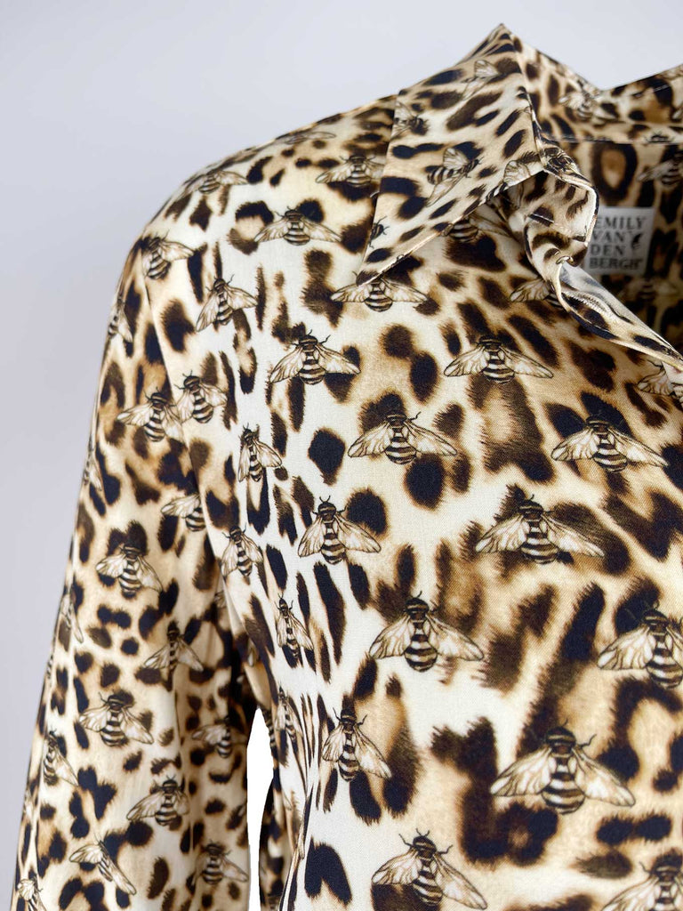 Bluse leo with bee, Ansicht Detail
