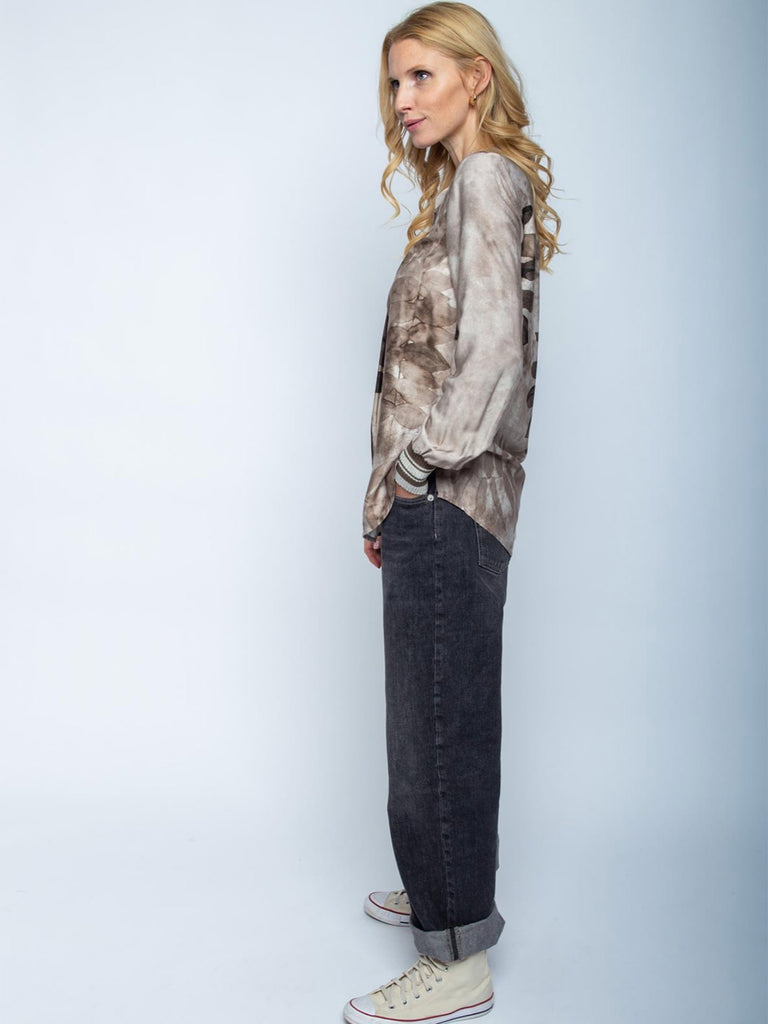 Blusenshirt taupe batik flowers, Ansicht seitlich