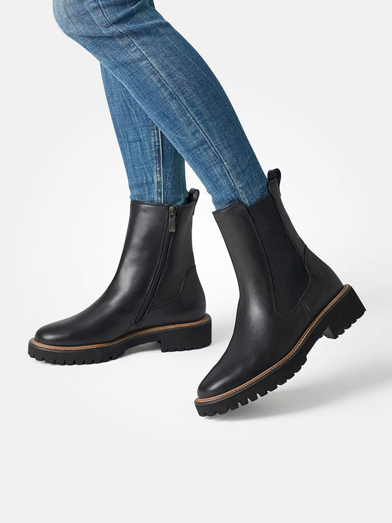 Stiefelette Classic Calf black, Trage-Ansicht seitlich