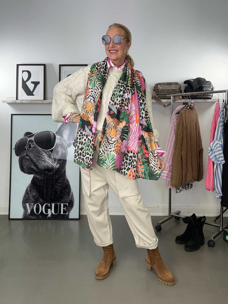 Schal Wild Strong Free bunt