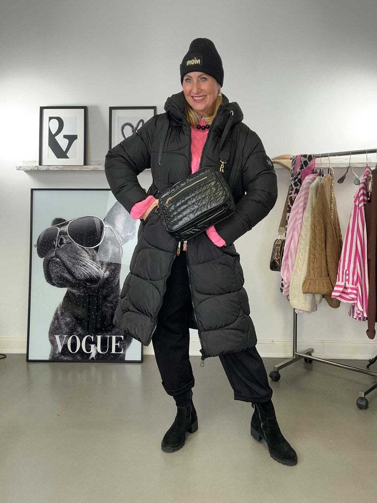 Steppjacke schwarz, Trage-Ansicht